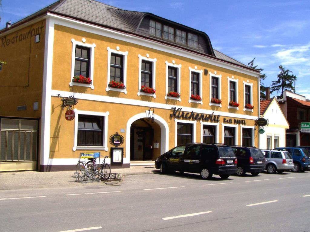 Weinhotel Kirchenwirt Gols Eksteriør bilde